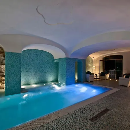 Vip Class Villa, 12 People With A Luxurious Pool And Mountain And Sea Views Holiday home